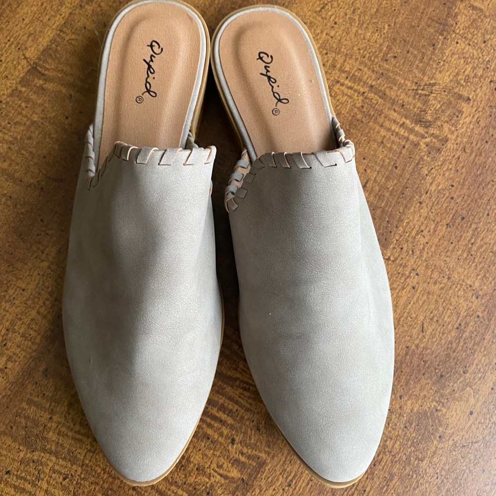 Qupid taupe mules. New NWOB.